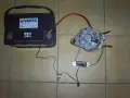 Akumulator Varta, alternator i regulator napięcia. Objawy awarii regulatora mogą być różne, np. przepalone żarówki.